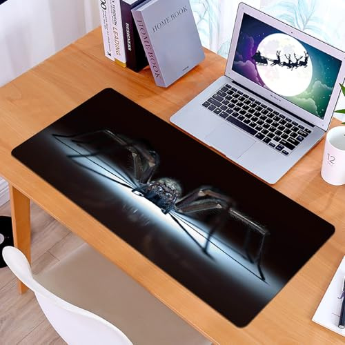 KDWJS Gaming Mauspad XXL 90x40cm Mousepad Groß Vernähte Kanten Anti-Rutsch für PC,Gruseliger Krabbler, eine große beleuchtete Spinne, deren Beine Sich,Laptop Verbessert Präzision und Geschwindigkeit