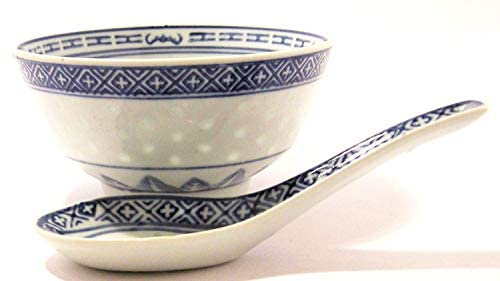 NaturallyTakeCare Blue and White Chinese Porcelain Rice Grain Soup Bowl and Spoon, Set of 6 | Traditional Linglong Ceramic Dinnerware for Ramen, Pho, and Rice | Light & Strong Fine Porcelain