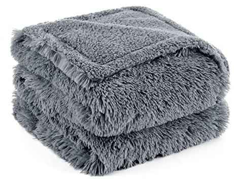 Bedsure Manta Impermeable para Perros Grandes - 100 x 120 cm Manta de Felpa Lavable, Mullida y Suave para Mascotas, Gris