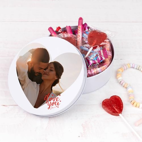 Wanapix | Blechdose mit Süßigkeiten | Personalisierte mit Foto und Text | Mit 32 Süßigkeiten | Originelles Geschenk zum Valentinstag | 5x12 cm (850 ml) - Pärchen