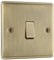 BG Electrical - Interruptor de pared intermedio único, perfil elevado y delgado, bordes redondos, metal Nexus, latón antiguo, 20 A, 16 AX, NAB13