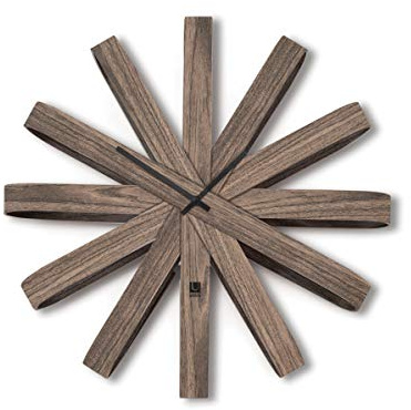 Umbra Ribbonwood Wanduhr, Geräuschlose Quarz Wanduhr aus gebogenem Buchenholz für Küche, Büro, Schlafzimmer und Mehr, Walnuss Antik