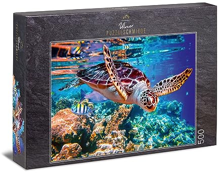 Ulmer Puzzleschmiede - Puzzle „Meeresschildkröte“ - Klassisches 500 Teile Puzzle aus dem Meer – Puzzlemotiv der schwimmenden Schildkröte als leuchtende Unterwasser-Aufnahme in der Südsee