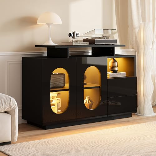 Elegant svart LED-ideboard med ovala glasdörrar och högglansig front – kombinerar modern design med praktiskt förvaringsutrymme. Perfekt som vitrinskåp, skänk eller minibar för eleganta vardagsrum.