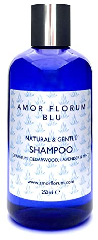 99% Natural CHAMPÚ - ALOE VERA, GERANIO, CEDRO, LAVANDA & MENTA - 250ml de AMOR FLORUM BLU. Sin Sulfatos, Sin Parabenos, Sin Silicona. Concentrado con Poca Espuma. Suave. PH 5.5 para Pieles Sensibles.