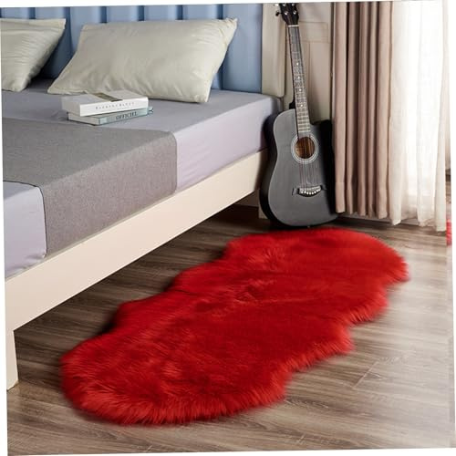 Veesper röd lurvig matta, 140 x 60 cm mjuk och bekväm fuskfårskinnsmatta, falskt fårskinn luddig matta lätt att rengöra röd fluffig matta för inomhus sovrum vardagsrum dekor