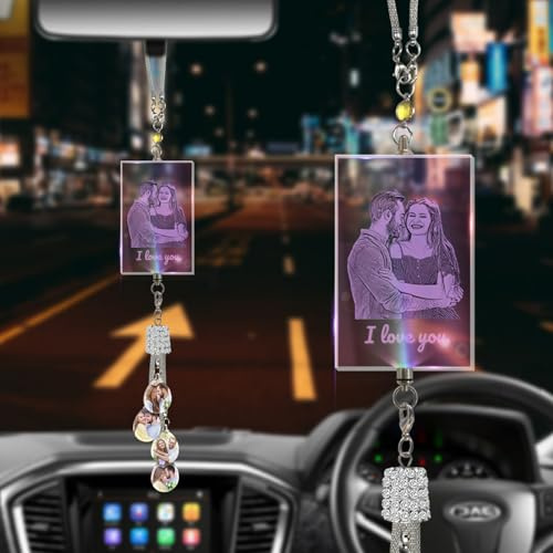 KOLOWKO Personalisierter LED-Kristall-Autoanhänger, individuell gravierter Anhänger für den Rückspiegel, leuchtendes Autozubehör als Geschenk für Familie, Partner und Freunde