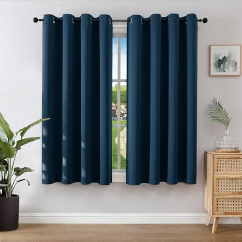 Joydeco Verdunkelungsvorhänge Marineblau mit Ösen 2er Set H 137 x B 117 cm, Kurze Vorhänge Blickdichte 137 cm Lang für Küche Schlafzimmer
