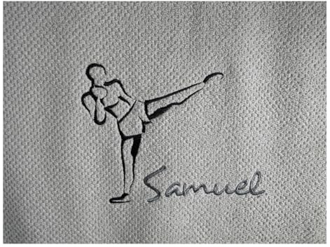 Besticktes Handtuch mit Motiv Kickboxer oder Karate Personalisierung | Sporthandtuch, Frotteetuch mit Name, Handtuch oder Duschtuch