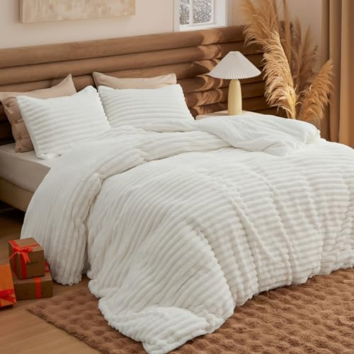 Bedsure Comforter Set Queen Size - GentleSoft™ 3 Pieces Double-Side Fleece Fluffy White Comforter Set, Cozy Striped Room Decor Aesthetic, Luxury Bedding Queen Size, 2 Pillowcases, 90x90 Inches