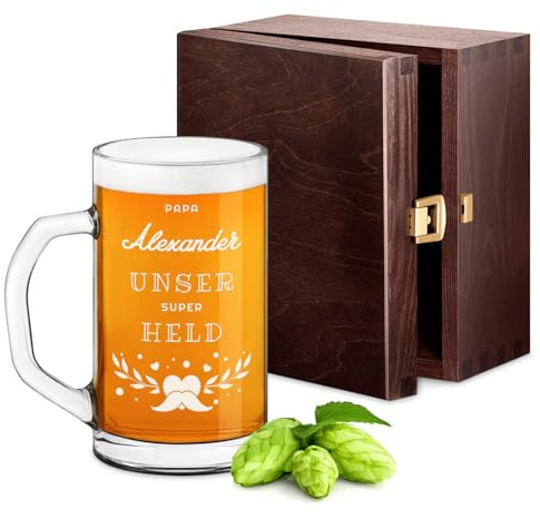 Maverton Bierseidel mit Gravur personalisiert - klassischer Bierkrug 640 ml - Bierglas für Mann - Bierhumpen für Biergenießer - Maßkrug zum Vatertag - zu Weihnachten - Held