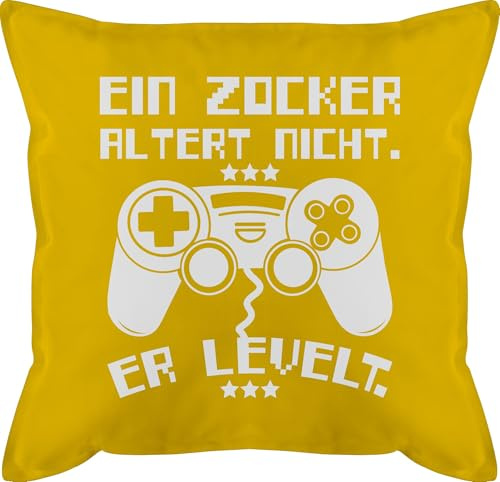 Kissen 50x50 - Statement mit Sprüchen - Ein Zocker altert nicht - er levelt weiß - 50 x 50 cm - Gelb - gamer geschenk polster sprüche spruch game kissenbezüge altern sie leveln und fuellung