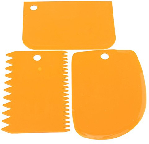 NANHONG 3Pcs Plastic Dough Icing Fondant Scraper Cake Decorating Plain, Smooth and Jagged Edges-Color Random