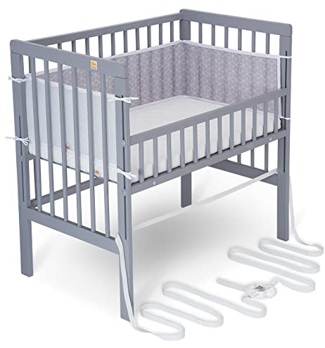 FabiMax Baby Beistellbett für Boxspringbett, TÜV geprüft 2022, inkl. Matratze und Nestchen aus Netzstoff, Buche massiv grau, Air/graue Würfel