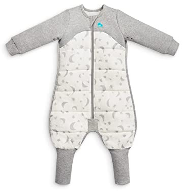 Love To Dream™ Schlafanzug mit Beinen, 12–24 Monate – Weiß | Langärmlige tragbare Decke | 2,5 Tog für Winter & Herbst (16–20 °C) | Baumwolle, maschinenwaschbar, Doppelreißverschluss | Warmer, gesteppter Schlafanzug für kühle Nächte, ärmelloses Design und Füße, leicht zu wechselnder Reißverschluss, 61–68 F
