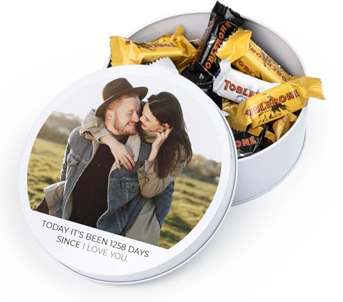 Wanapix | Caja de Chocolates para Regalar Personalizada | Surtido de Chocolatinas Incluido | Regalo Original San Valentín | 5x12 cm (850 ml)