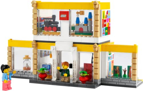 LEGO 40574 Creator Brand Store Relive Joyful Visits With This Minifigure Scale Play and Display Set 9+ 541 Pieces