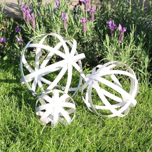 Melody Maison Set Of 3 Antique Cream Decorative Garden Spheres