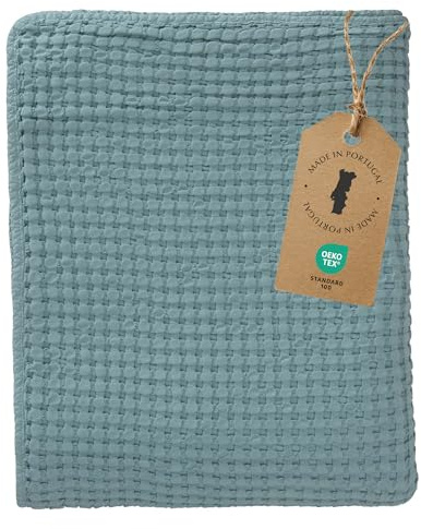 URBANARA Veiros Tagesdecke 180x200 cm I 100% Baumwolle Made in Portugal Waffelpique Nachhaltig & Weich I Sofa Bett-Überwurf Couchdecke Wohndecke Kuscheldecke Plaid Bedspread Oeko Tex 100 I Grüngrau