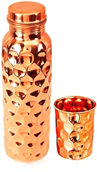 Zap Impex Kupferflasche zum Wassertrinken Ayurvedische Gesundheitsvorteile Wasserflasche mit Rautenmuster (1 Flasche und 1 Glas)