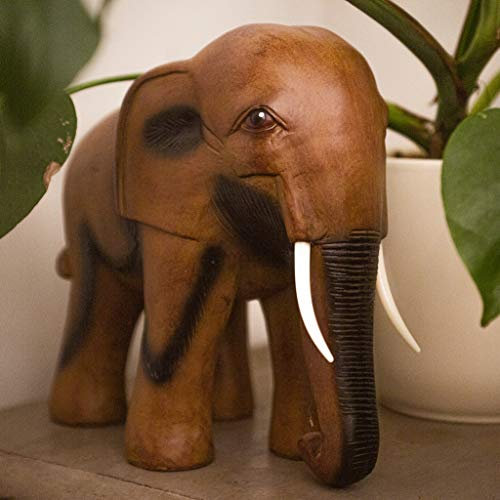 HomeZone African Elephants Garden Ornaments Outdoor Wooden Effect Resin Fully Weatherproof Animal Garden Ornaments Traditional Animal Statue And Sculpture For Pond, Patio Decoration