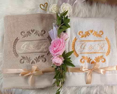Wuff-Dogsworld Handtuch mit Initialen Bestickt Geschenk Hochzeit Vermählung Hochzeitsgeschenk mit Namen personalisiert Verlobung Braut Bräutigam Mann Frau