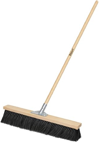 Crisalide® Escoba industrial de empuje Swiss System con mango de 150 cm de madera de haya – Escoba profesional de PVC de alta densidad para jardín, garaje, cobertizos y suelos exteriores (100 cm)