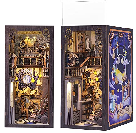 CUTEBEE DIY Book Nook Puppenhaus Kit mit Staubschutz und LED-Licht -DIY Miniatur Haus Kit,Holzkunst Buchstützen, Modell Kits für Erwachsene zu Bauen Geschenke (Nebula Common Room)