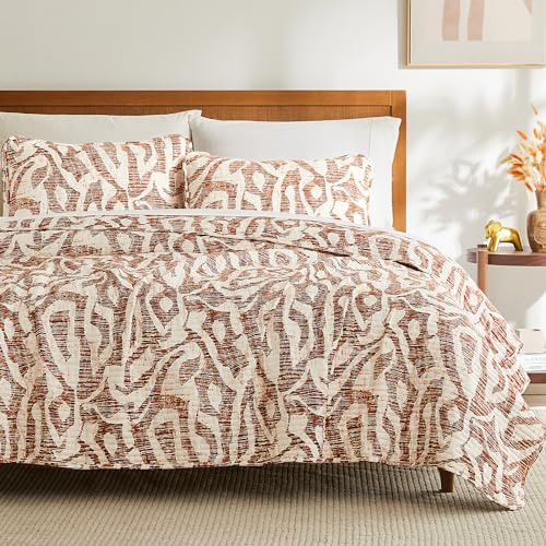 Southshore Fine Living, Inc. Oversized King Quilt Bedding Set, 3-Piece Bedspread with 2 Quilted Pillow Shams, Quilt Coverlet, Indian Hand Printed Tapestry Style, California King Bed Spread, Rust Red
