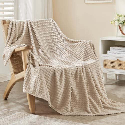 EMME Kuscheldecke Flauschige - 3D-Touch-Erlebnis Fleecedecke, Weiche Warme Wolldecke Überwurfdecke, Couchdecke, Decke für Sofa, Tagesdecke, Wohndecke, Beige, 130 x 150 cm