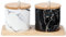 Winter Shore Saliere Poivriere en Céramique avec Cuillères [Lot de 2] - Pots Epices Noir et Blanc - Pot a Sel & Poivre avec Couvercles & Plateau en Bambou, Cuillères en Acier Inoxydable - 250 ml