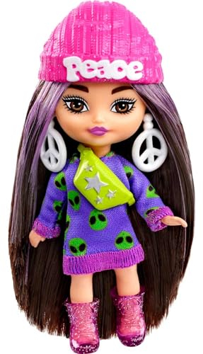 Barbie Extra Mini Minis Vestido Aliens Muñeca pequeña con Conjunto de Moda, Juguete +3 años (Mattel HLN46)