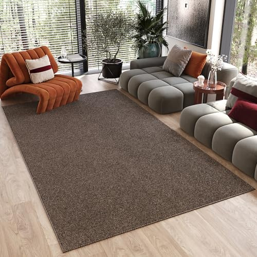 TAPISO Noyan Teppich Antirutsch Kurzflor Braun Einfarbig Waschbar Modern Design Waschmaschinenfest Wohnzimmer Schlafzimmer ÖKOTEX 140 x 200 cm