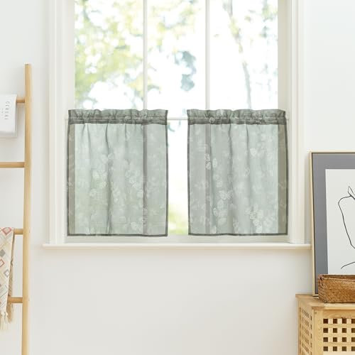 PONY DANCE Fenstergardinen 2er Set B 60 x H 45 cm Scheibengardinen Kurz Leinenoptik Gardinen Salbeigrün Transparent Küchengardinen mit Stangedurchzug Dekoration mit Weißem Blattmuster