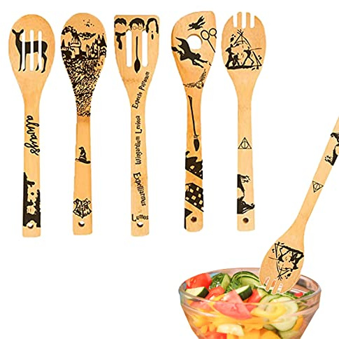 MFCGHXR Bambuslöffel Set mit 5 magischen Küchenutensilien,Graviert,Lustige Muster,lustiges Küchengeschirr,Kochgeschenke,Einweihungsgeschenke,Küchendekoration