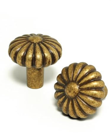 BEILEIOU Antique Brass Zinc Alloy Cabinet Handles – Classic Vintage Drawer Knobs with Round Flower Design, for Kitchen Cabinets, Bathroom Cabinets & Dresser Handles (5, Antique Brass, Knobs)