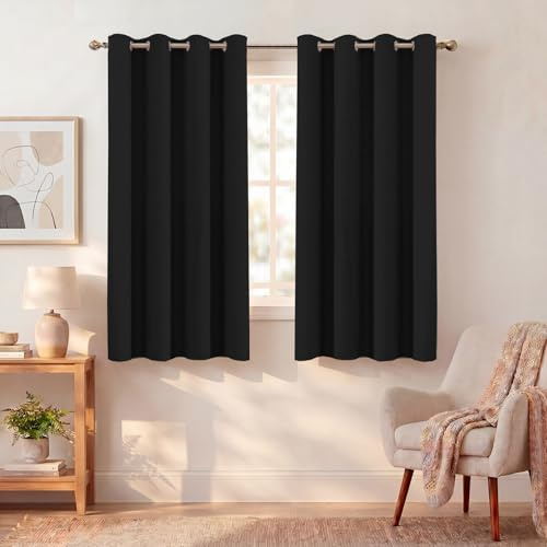 BellaHills Verdunklungsvorhänge Kurz Thermovorhang Wohnzimmer Schwarz H145xB140cm 2er Set Gardinen Blickdicht Kälteschutz Wärmeisolierend Ösenschal Schlafzimmer Blackout Curtains for Living Room