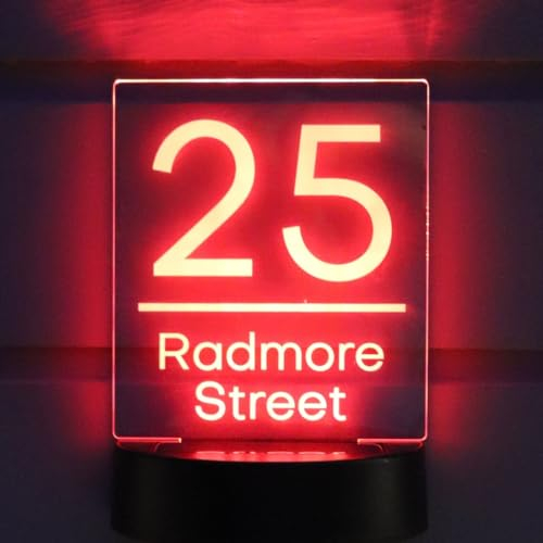 LaFarfallaDiLegno.it Numero Civico a LED con pannello solare: Illumina e Personalizza l'Ingresso della Tua Casa - Segno Civico con acrilico personalizzato e lampada LED a batteria da esterno