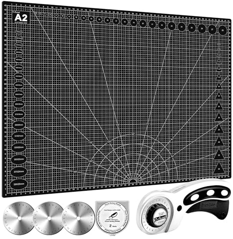 Miuzei Schneidematte A2 Rollschneider Set selbstheilend Ersatzklingen | 3mm PVC bastelunterlage, 60x45cm, schnittfest, rutschfest, 45mm Klinge, für Stoff, Leder, Papier, Nähen, Quilten, schwarz