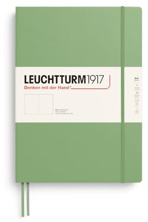 LEUCHTTURM1917 370259 Notizbuch Master Classic (A4+) Hardcover, 235 nummerierte Seiten, Salbei, blanko | 235 nummerierte Seiten, 100 g/m², chamoisfarbenes Papier, Fadenheftung, 2 Lesebändchen, Falttasche für DIN A4