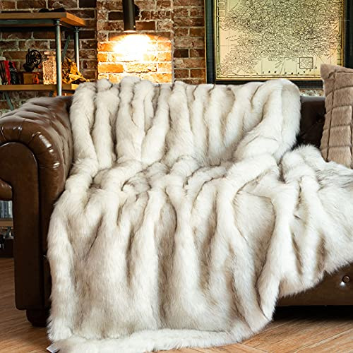 Battilo Luxus Kunstpelz-Decke Groß 150x200 cm Weiß - Flauschige Warme Wurfdecke für Sofa, Couch & Bett | Kuscheliger Fuzzy Pelz | Home Decor | Winterdecke