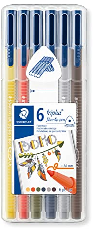 STAEDTLER Fasermaler triplus, my colours Set Boho, ergonomischer Dreikantschaft, Linienbreite 1 mm, lange Lebensdauer, 6 fibre-tip pens in Boho Tönen in aufstellbarer STAEDTLER box, 323SB6CS13