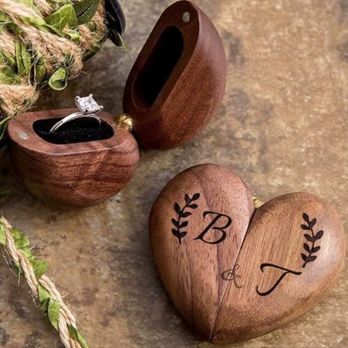 KuSONG Individuelle Walnuss-Ringbox mit magnetischem Retro-Holzringträger, Namen Und Datum Personalisierte Holz-Ring-Box, Schmuck-Aufbewahrungsbox, Antrag, Verlobung, Hochzeit (Herz)