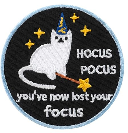 Urbanski Patch Zauberer Katze Hocus Pocus You've Now Lost Your Focus zum Aufbügeln 7,4 x 7,4 cm | Aufnäher Applikation Bügelbild