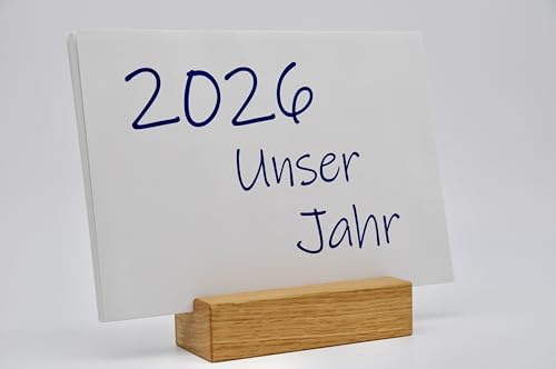 OSB Sport begeistert Tischkalender 2026 Unser Jahr 21 x 14,8 cm mit Holzfuß - Kalender mit 12 liebevoll ausgewählten Fotografien und charmanten Motivationssprüchen