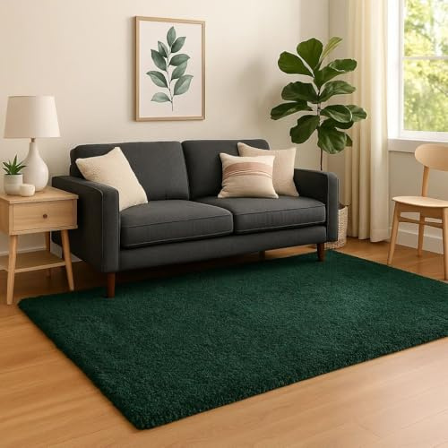 Emerald Green Rug Soft Plush Pile High-Density Comfort Stain Resistant Carpet Bedroom Lounge Hallway Mat Cozy Modern Interior Style Rugs 80cm x 150cm (2ft 7 x 4ft 11)
