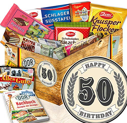 ostprodukte-versand DDR Schoko Box zum 50. Geburtstag - Geschenkset | Mit DDR Kochbuch, Postkartenheft & 8 Ostprodukten – geschenkfertige Retro-Box für Ostalgie-Fans
