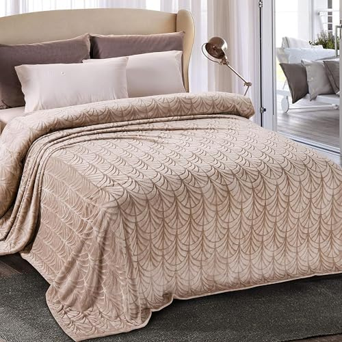 Whale Flotilla Coperta in Pile con Motivo a Foglie, Coperta Calda in Flanella per Divano e Letto, Morbida e Accogliente, Adatta a Tutte le Stagioni, 220 x 240 cm, Beige