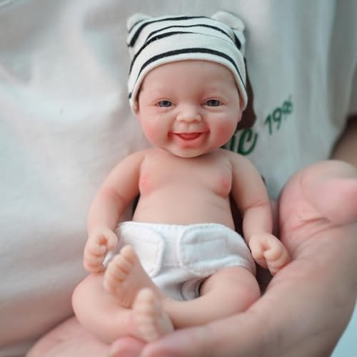 MYREBABY Reborn-Babypuppe, 17,8 cm, Silikonpuppe Junge Liam, realistische Mini-Puppe für Neugeborene, Ganzkörper-Puppe, mit Fütterungszubehör und Geschenkbox