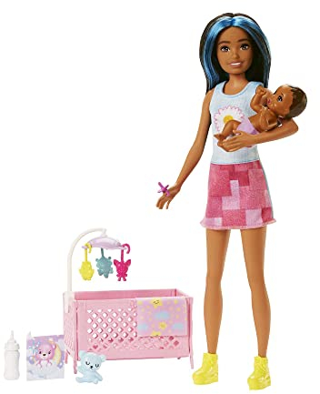 Barbie Skipper Big Babysitting Adventure, Skipper mit schwarzen und blauen Haaren, Baby mit braunen Haaren, Fläschchen, Bettchen, Zubehör, inkl. 2 Puppen, Geschenk für Kinder ab 3 Jahren,HJY34